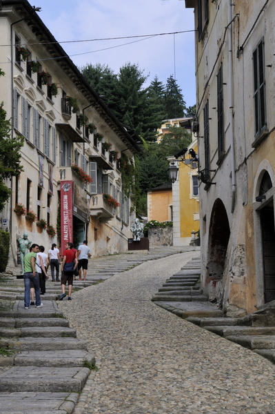 Les ruelles de Orta San Giulio, Saint Jules qui a évangélisé la région